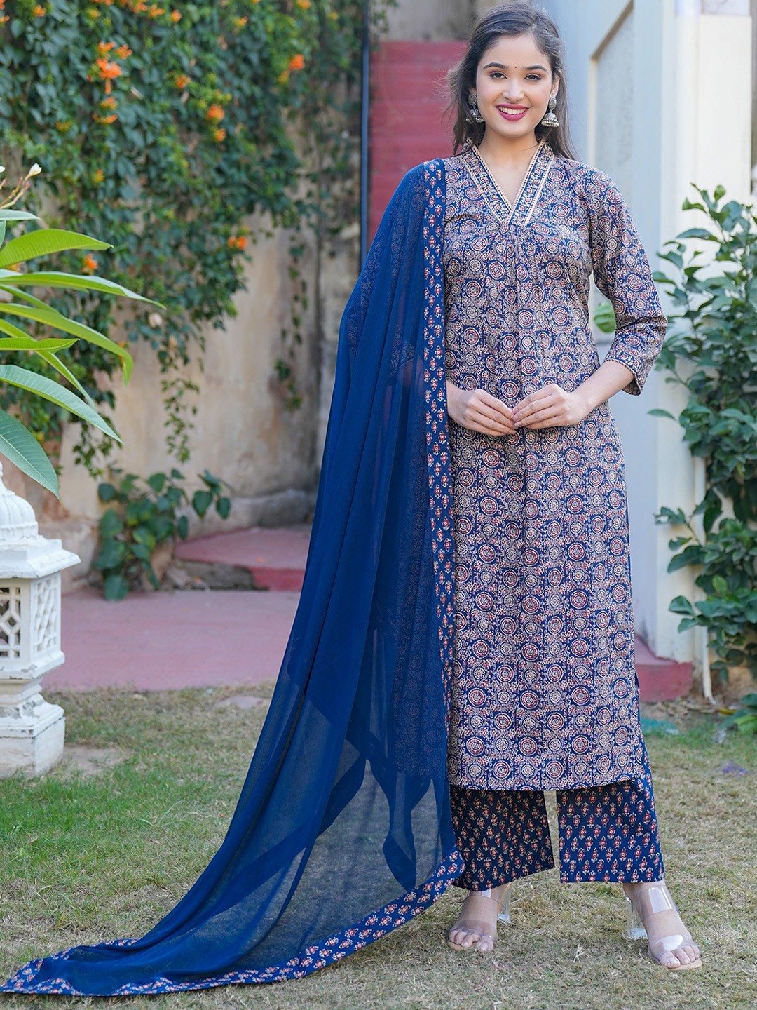 

Vbuyz Ethnic Motifs Printed Regular Pure Cotton Kurta With Palazzos & Dupatta, Blue