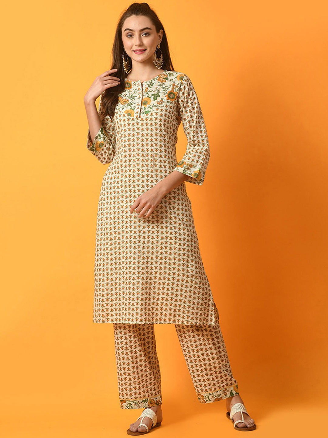 

Myshka Women Floral Printed Regular Pure Cotton Kurta with Trousers, White
