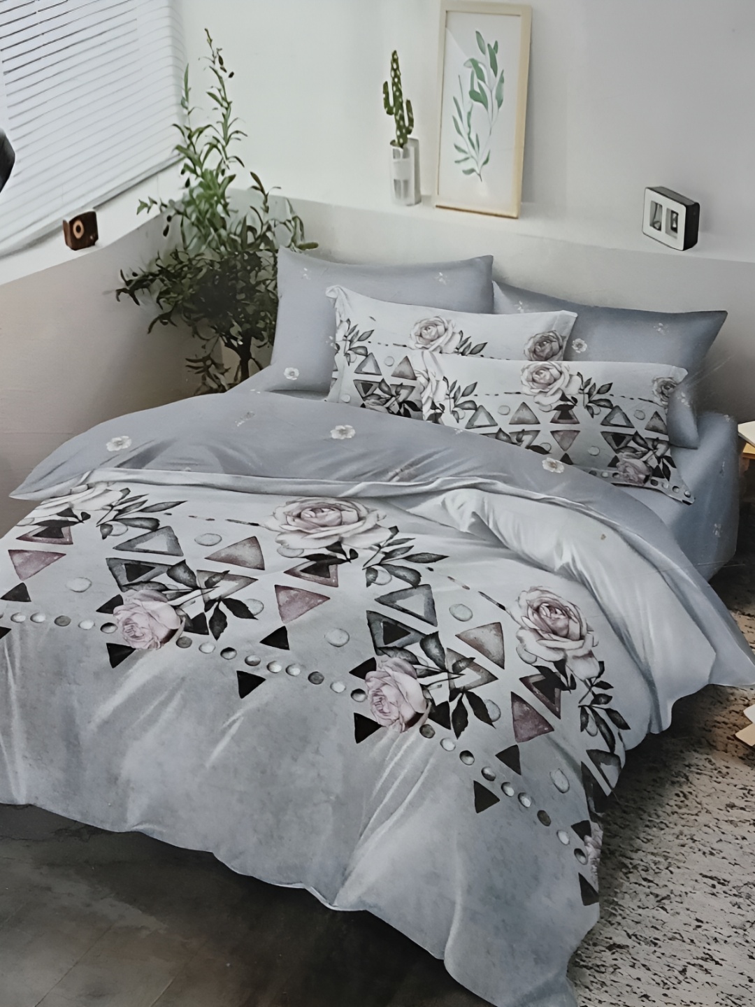 

Signature Grey & Lavender Floral 160 TC King Bedsheet with 2 Pillow Covers