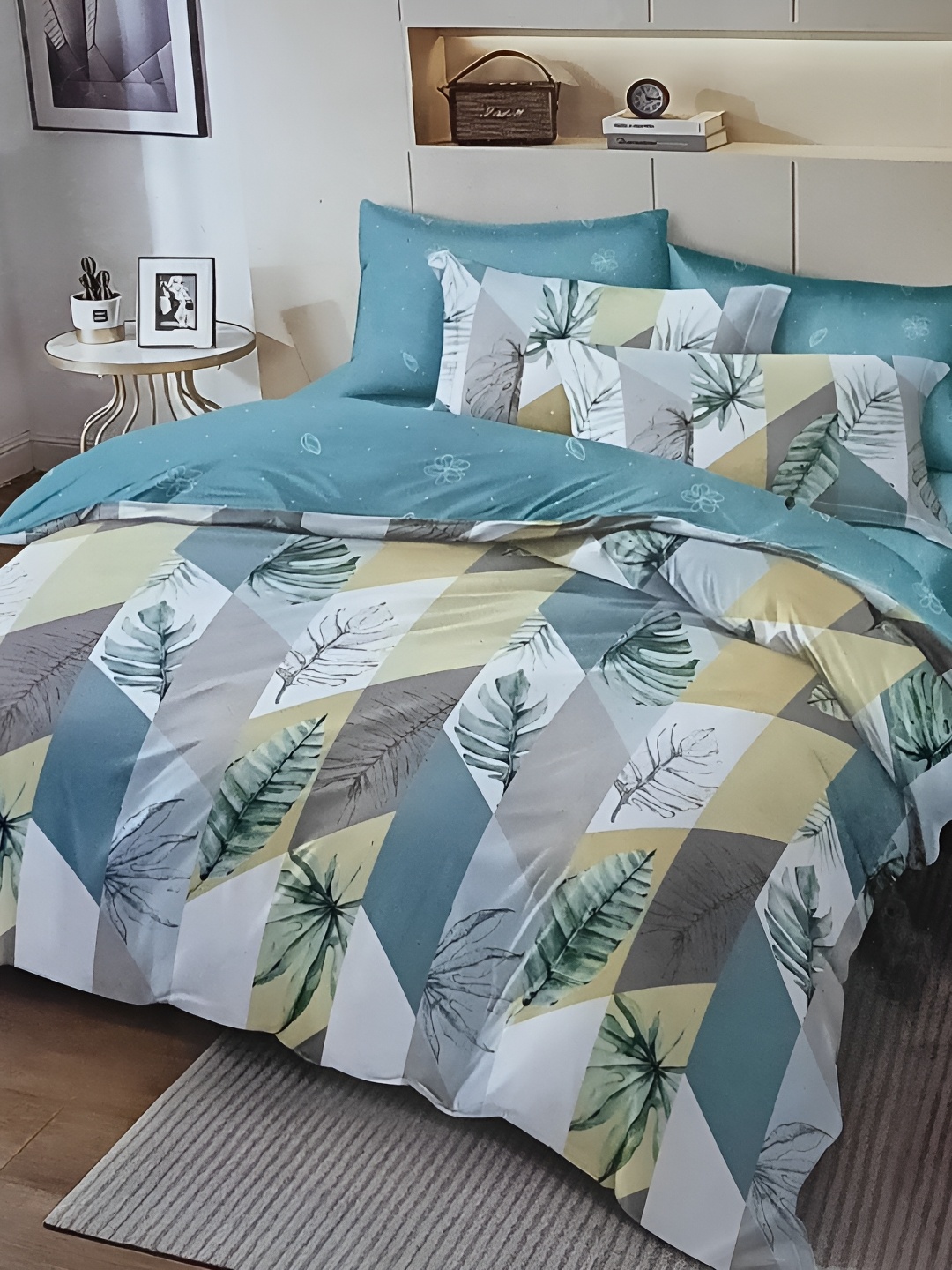 

Signature Green & Yellow Geometric 160 TC King Bedsheet with 2 Pillow Covers