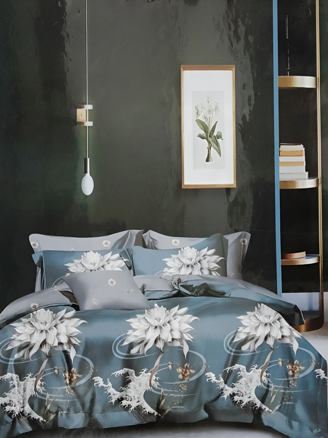 

Signature Sea Green & White Floral 160 TC King Bedsheet with 2 Pillow Covers