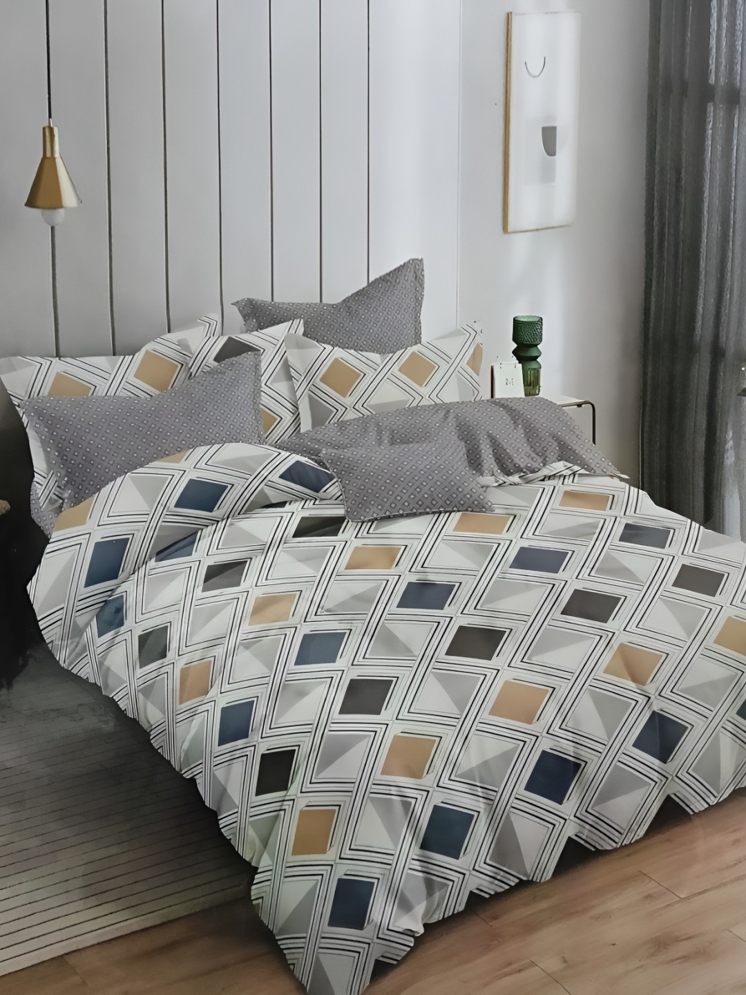

Signature Grey & Blue Geometric 160 TC King Bedsheet with 2 Pillow Covers