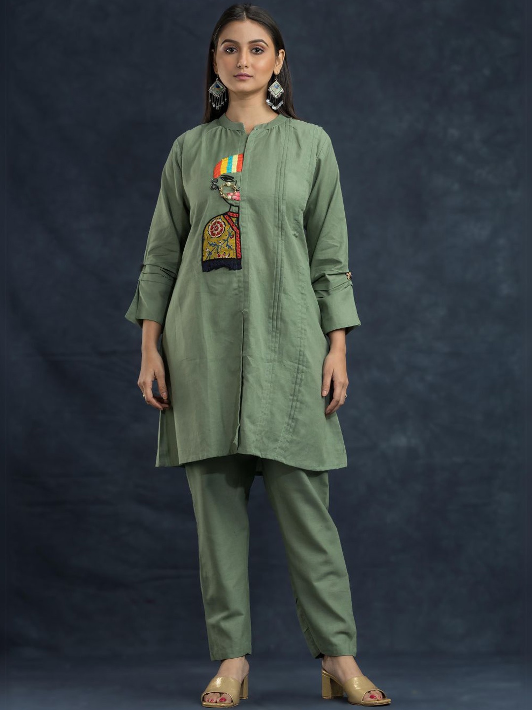 

Zolo Label Embroidered Mandarin Collar Tunic With Trouser, Olive