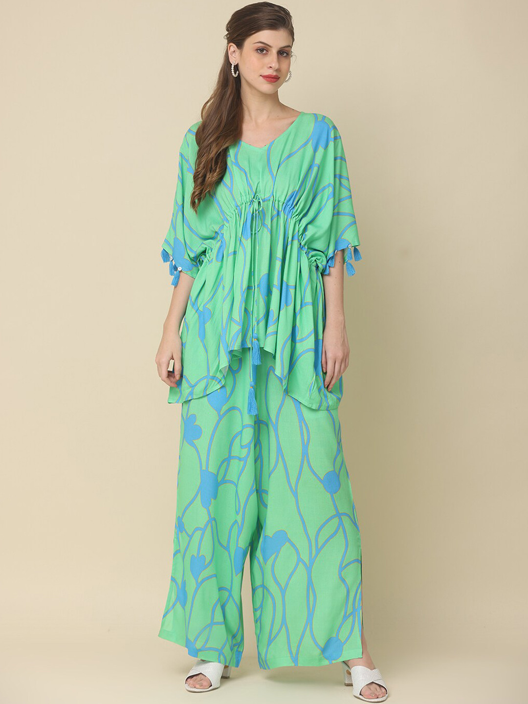 

Zolo Label Printed V-Neck Top With Palazzo, Green