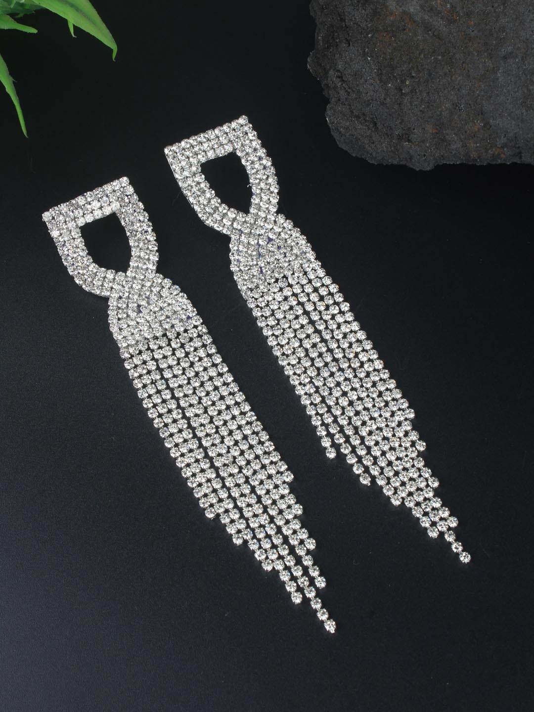 

DressBerry Silver-Plated Contemporary Drop Earrings