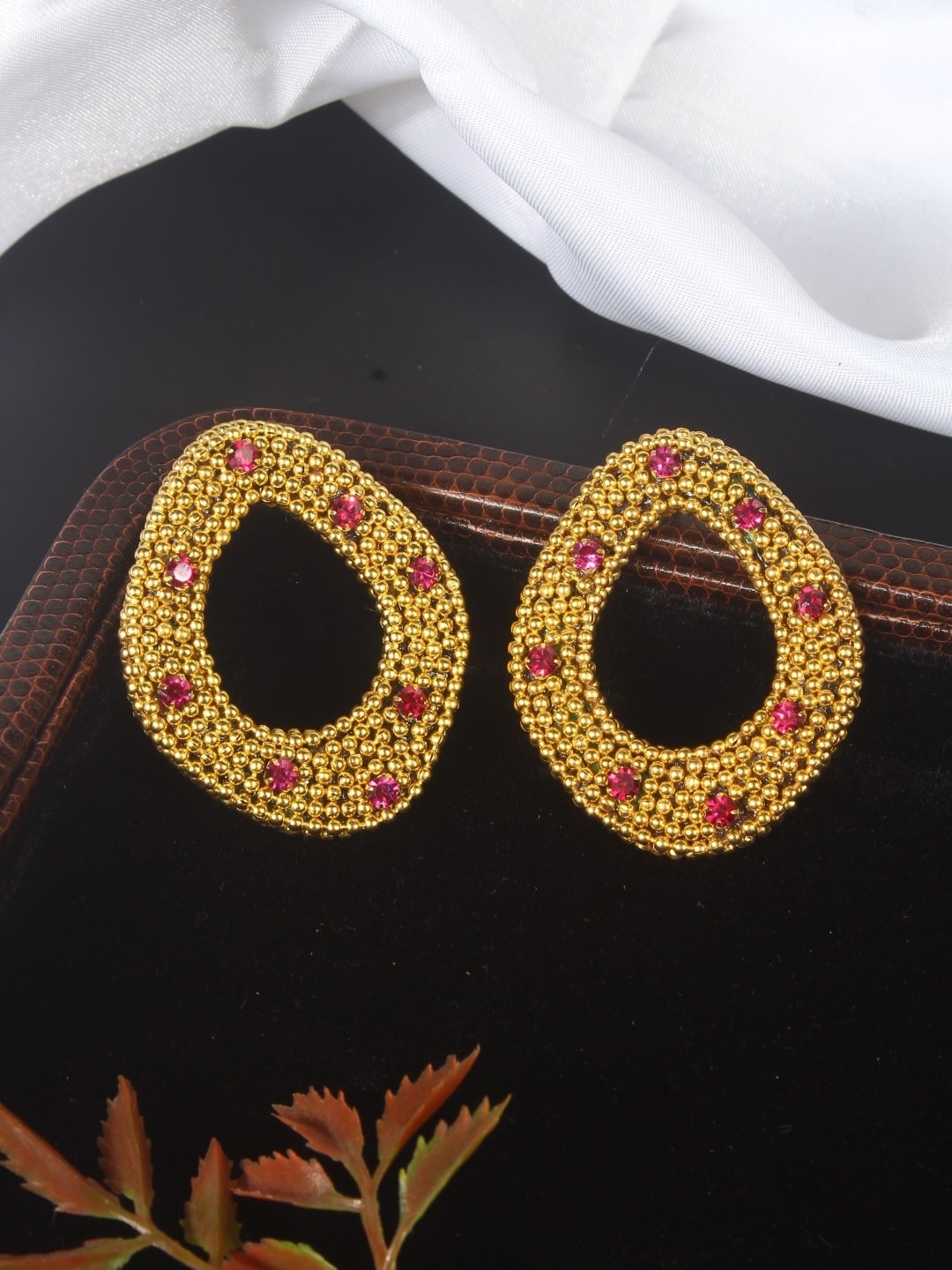 

DressBerry Gold-Plated Rhinestone Studded Contemporary Drop Earrings