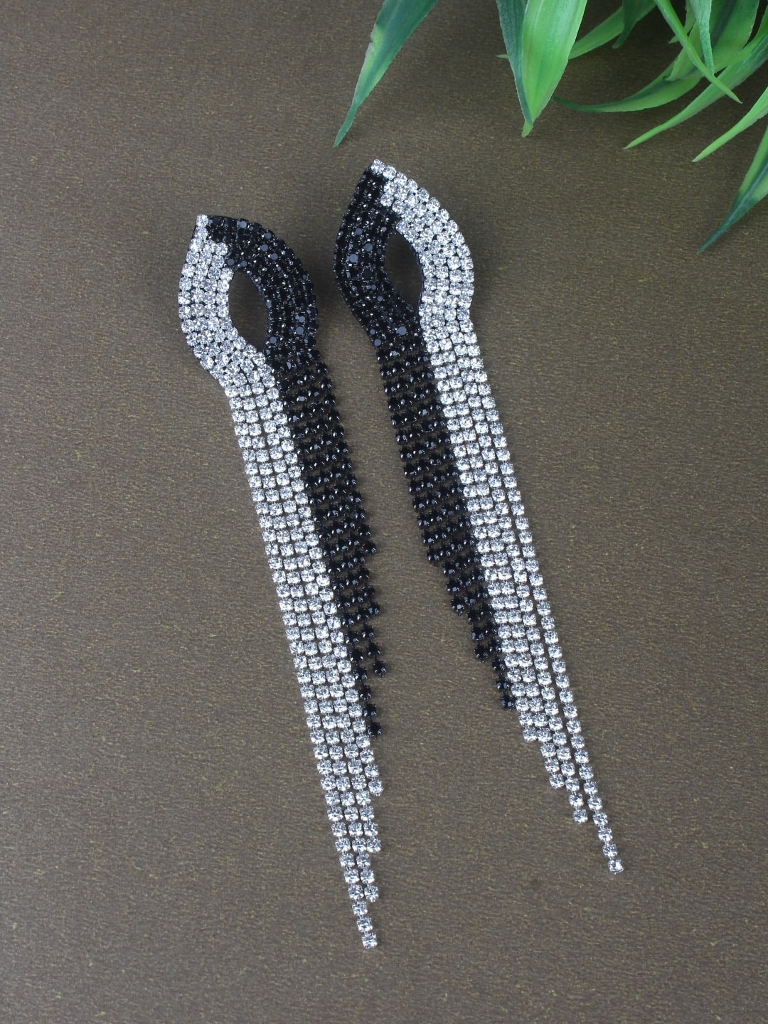 

DressBerry Silver-Plated Rhinestone Studded Contemporary Drop Earrings