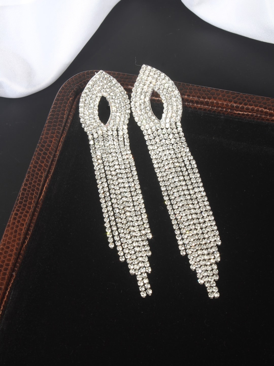 

DressBerry Silver-Toned Silver-Plated Rhinestone Contemporary Drop Earrings