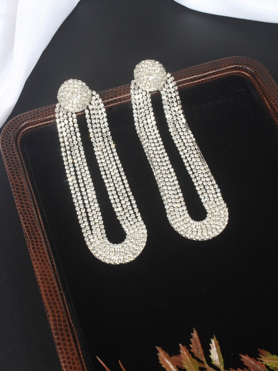 

DressBerry Silver-Toned Silver-Plated Rhinestone Contemporary Drop Earrings