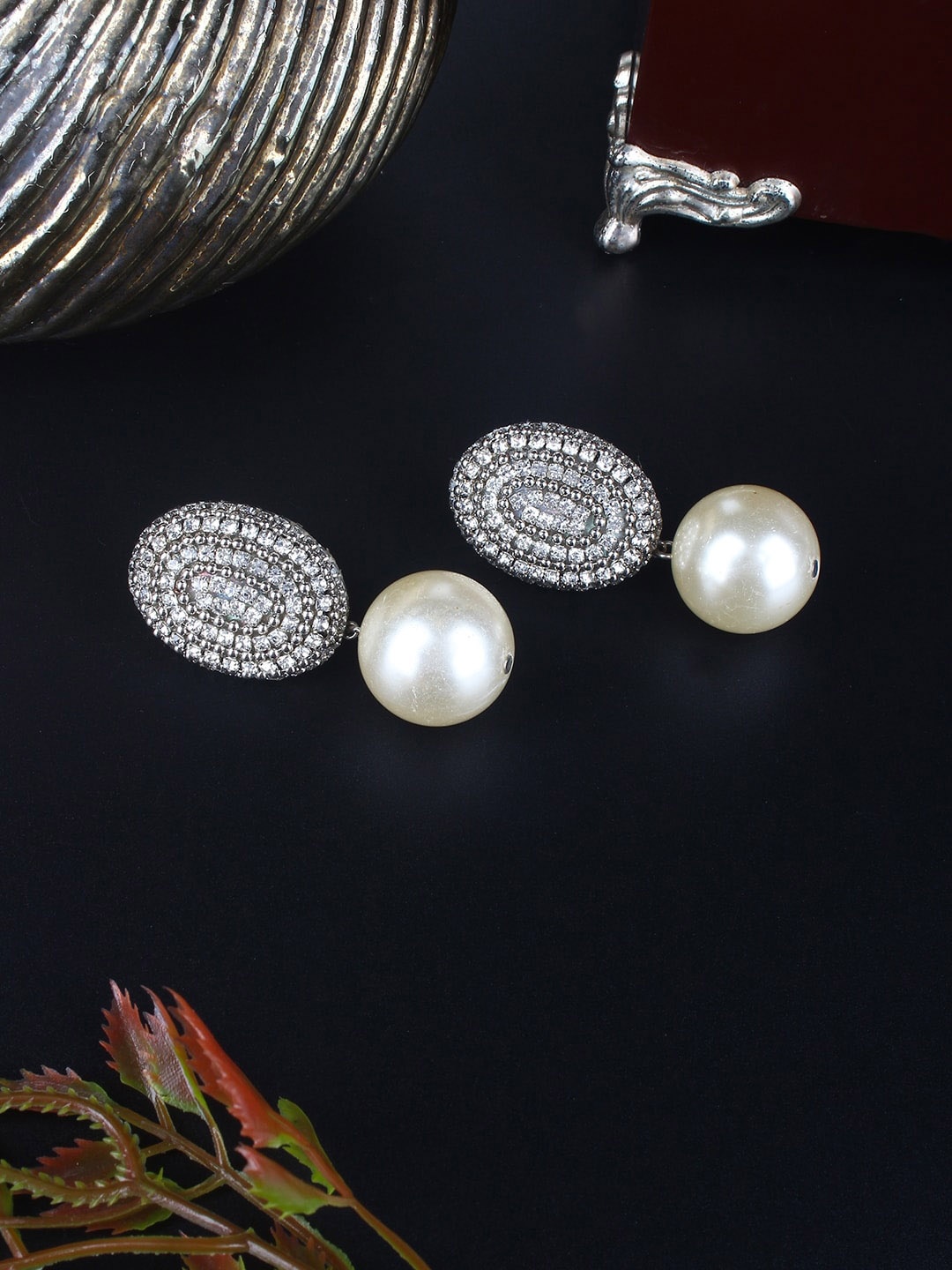 

DressBerry Silver-Toned Silver-Plated Contemporary Drop Earrings