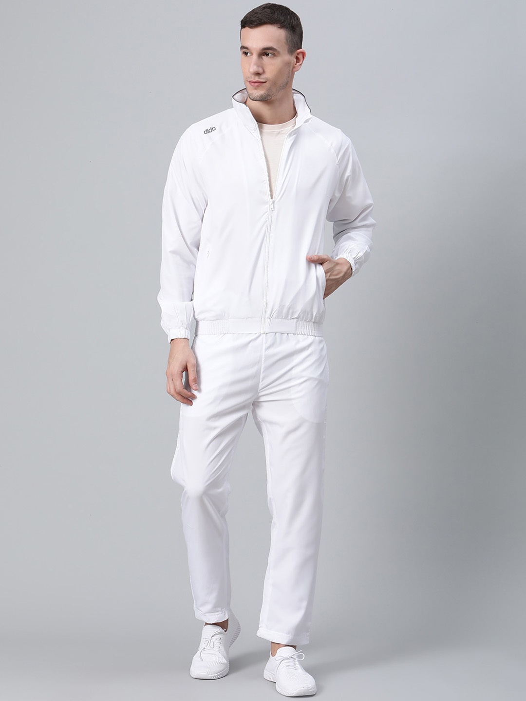 

DIDA Mock Collar Light Weight Stretchable Quick-Dry Comfort Fit Sports Tracksuit, White