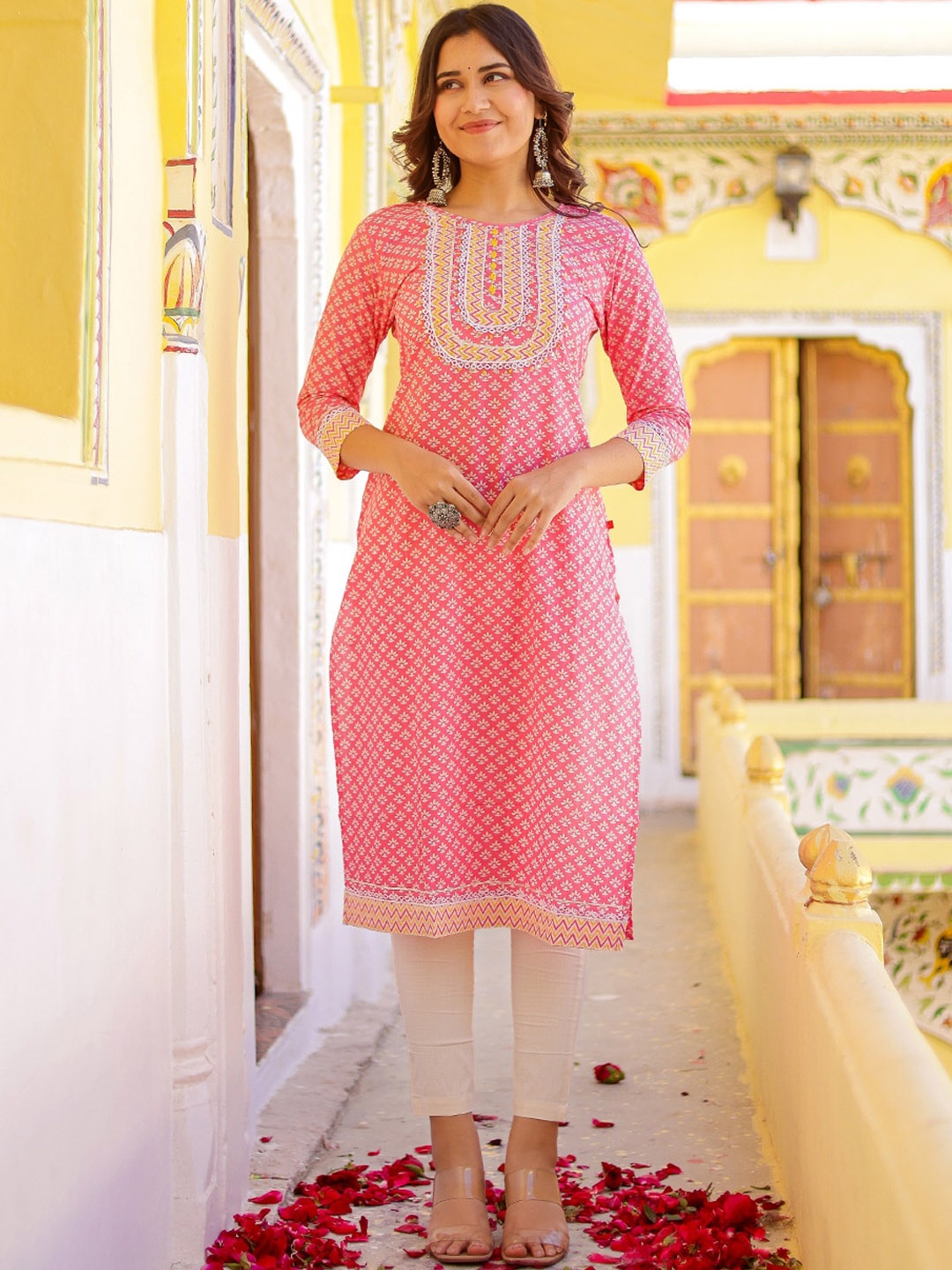 

VASVI Ethnic Motifs Printed Mirror Work Cotton Straight Kurta, Pink