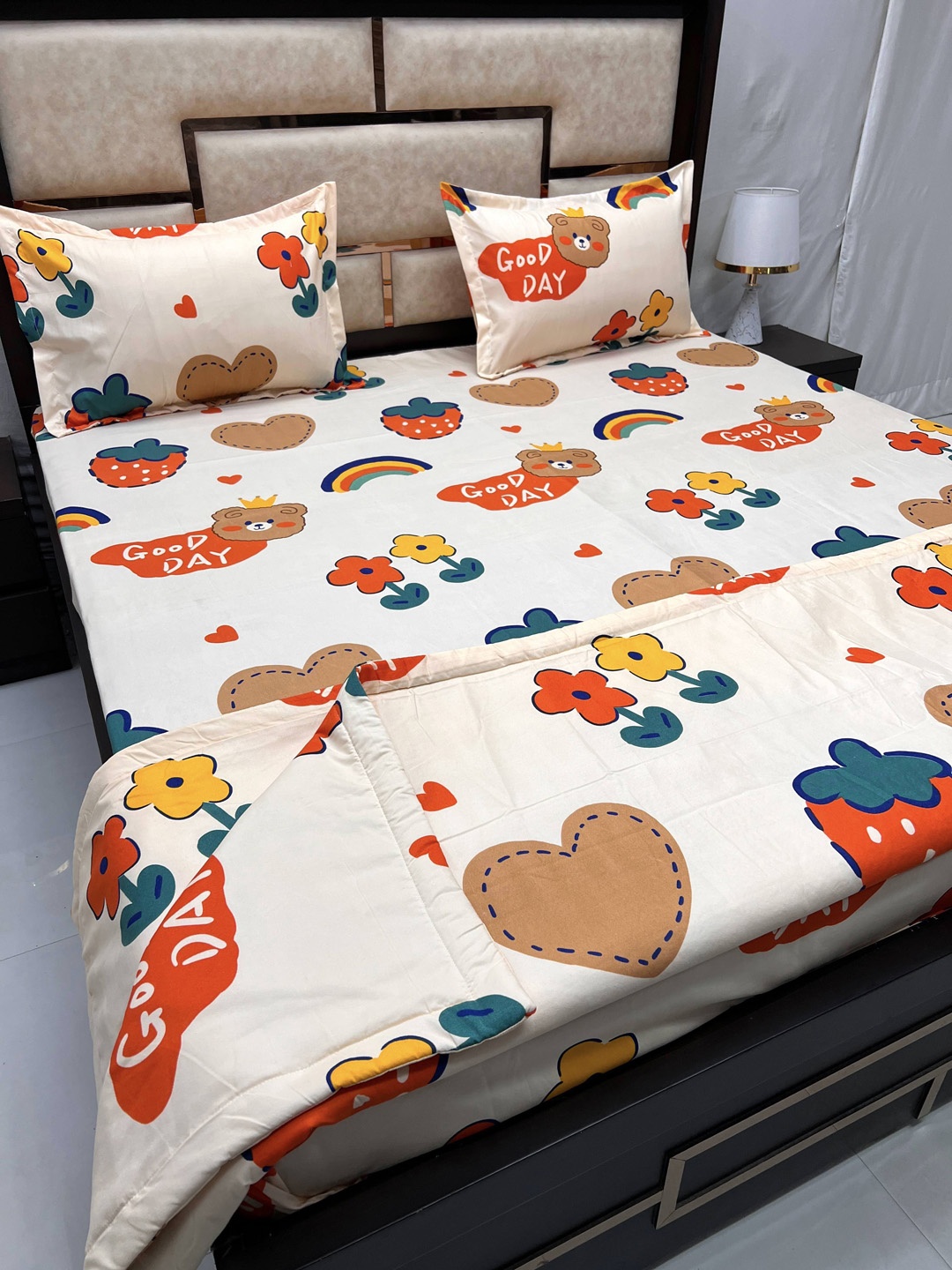 

Pure Decor Unisex Kids Beige Cartoon Characters King Sized Bedding Set, White