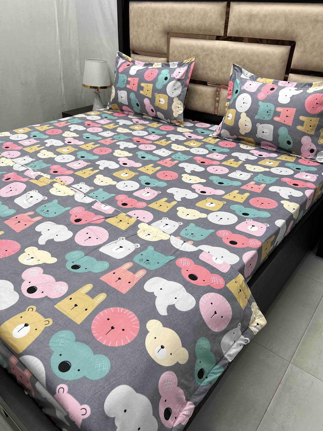 

Pure Decor Unisex Kids Grey & Pink Cartoon Characters Printed Bedding Set