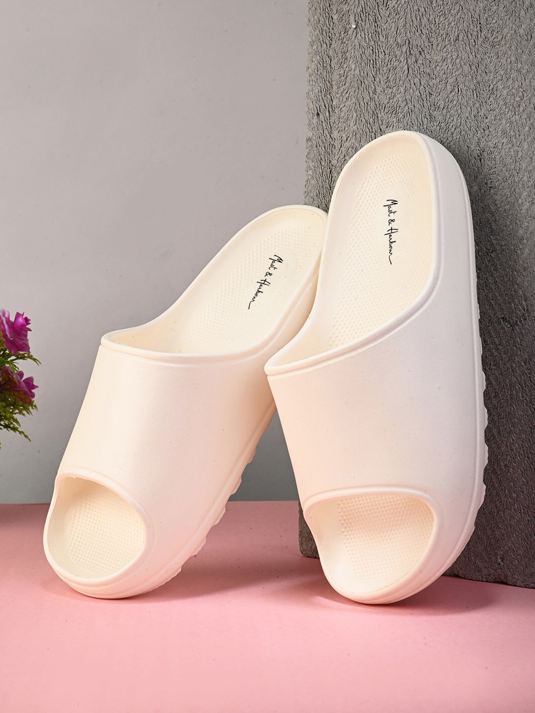 

Mast & Harbour Women White Open Toe Sliders