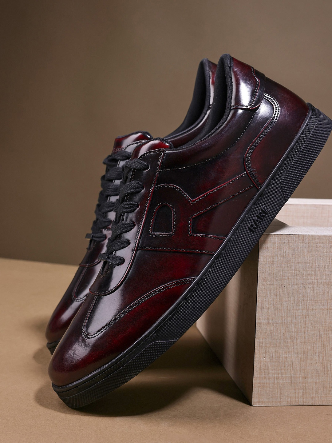 

RARE RABBIT Men Mercury Leather Lace-Up Sneakers, Maroon