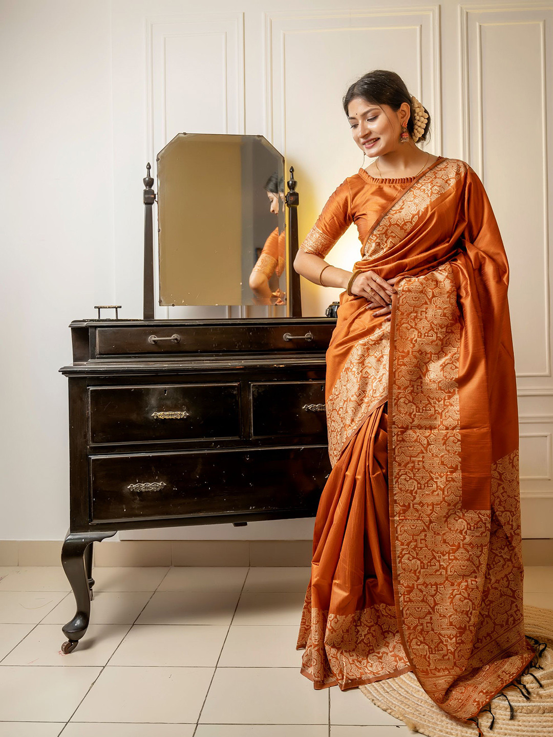 

Kandora Ethnic Motifs Woven Design Zari Pure Silk Saree, Orange