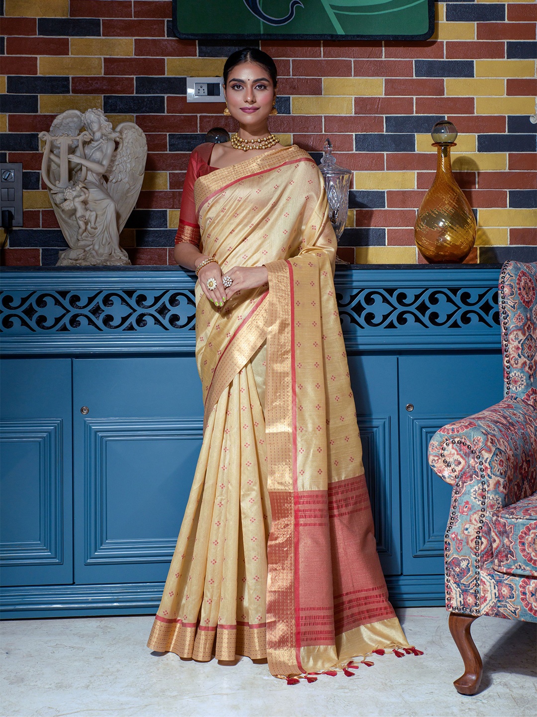 

Kandora Geometric Woven Design Zari Pure Silk Tussar Saree, Cream