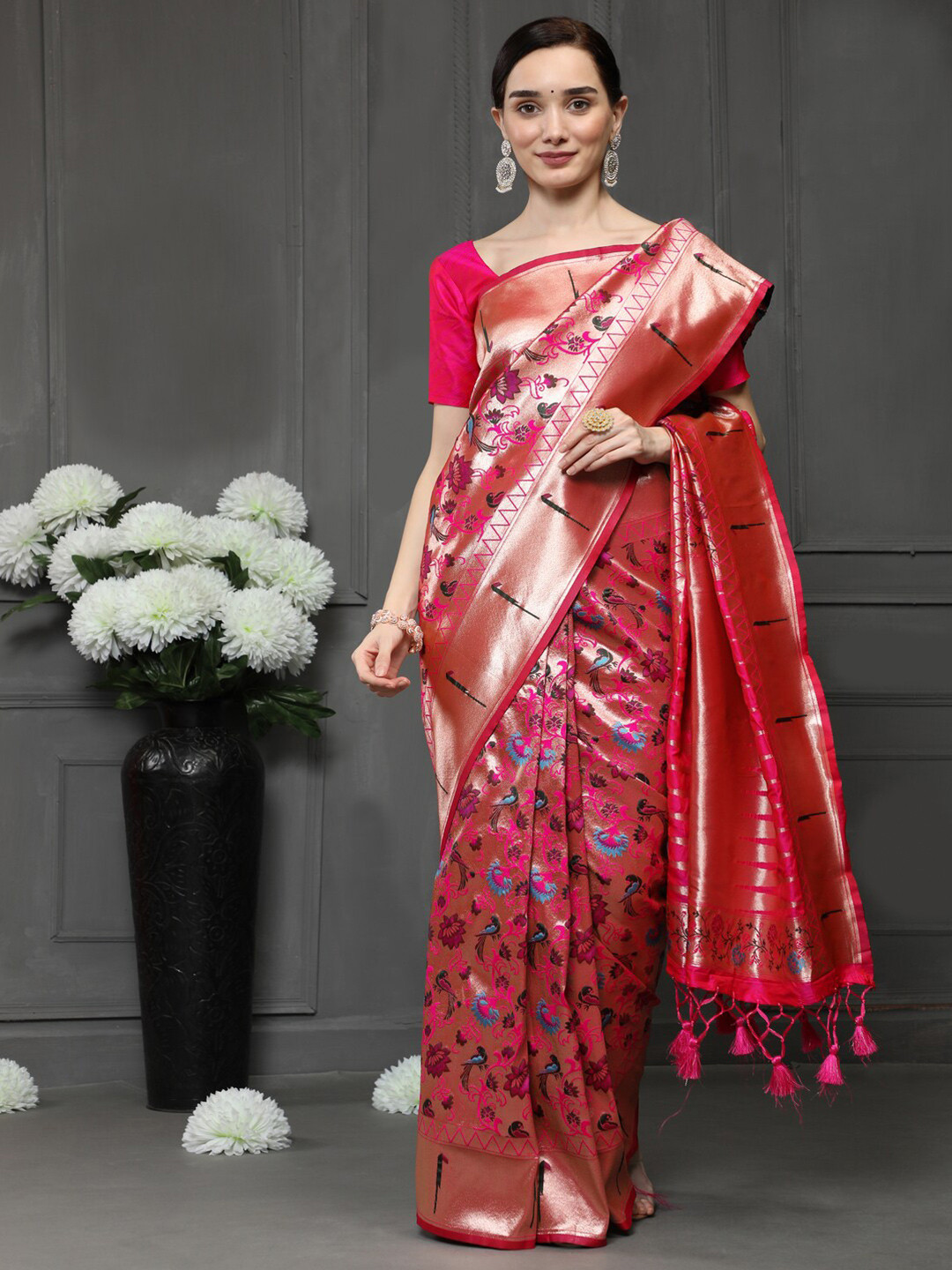 

Kandora Ethnic Motifs Woven Design Zari Banarasi Silk Paithani Saree, Pink