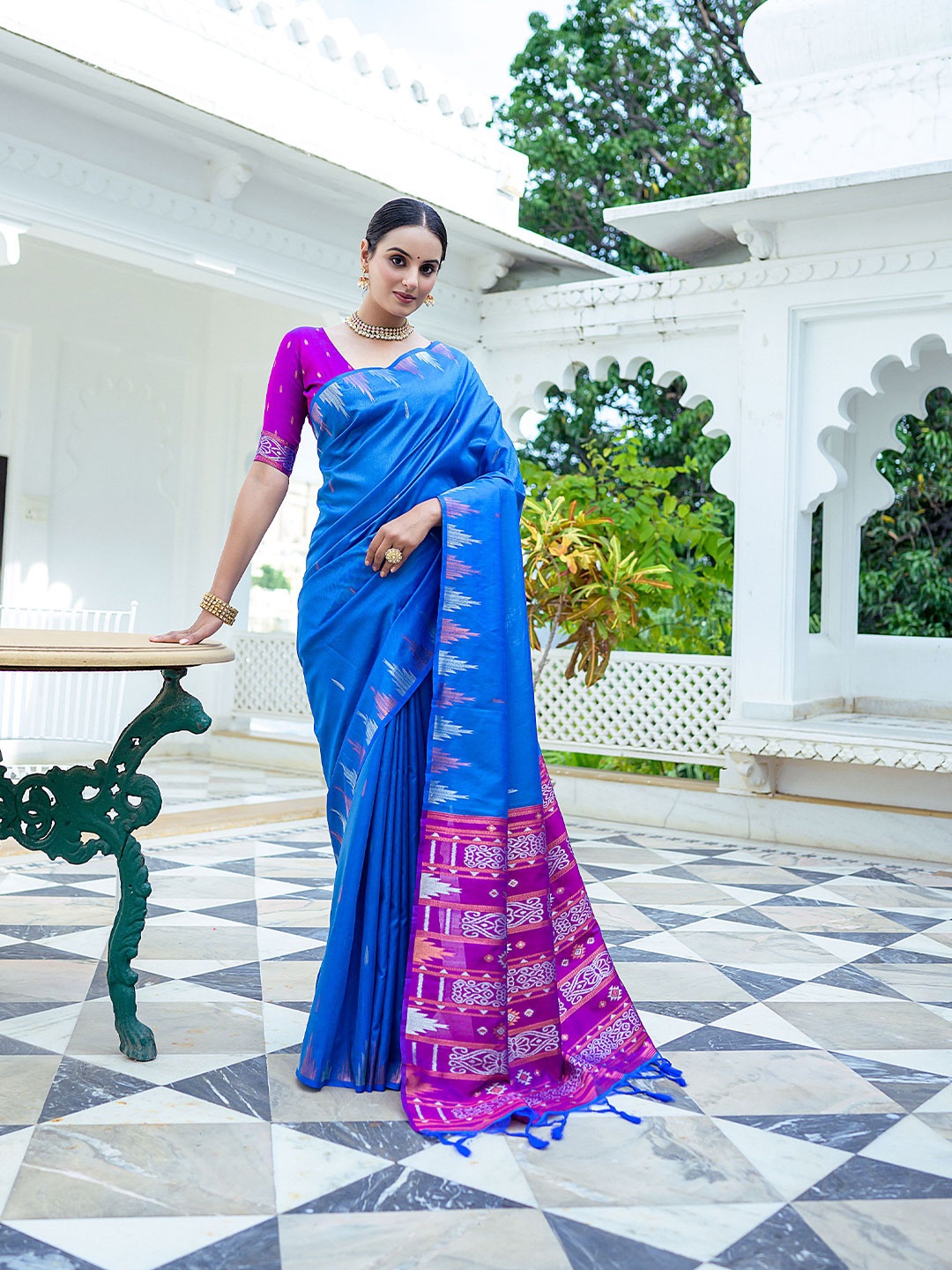 

Kandora Ethnic Motifs Woven Design Zari Pure Silk Tussar Saree, Blue