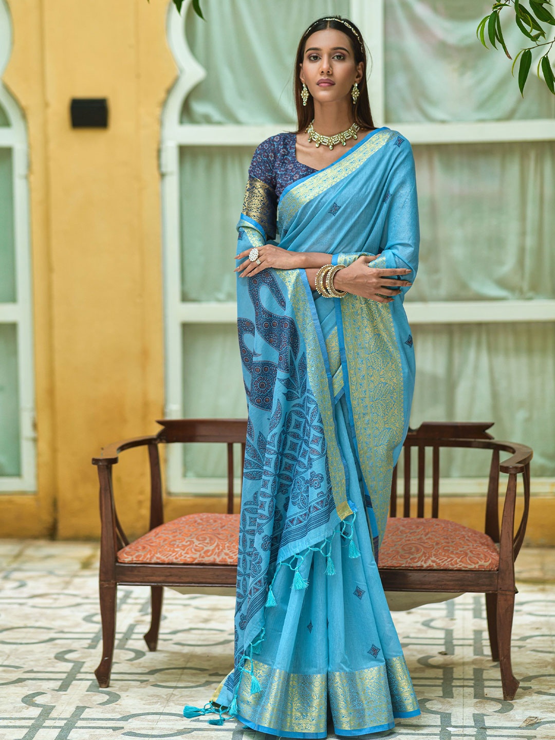 

Kandora Ethnic Motifs Woven Design Zari Silk Cotton Saree, Blue