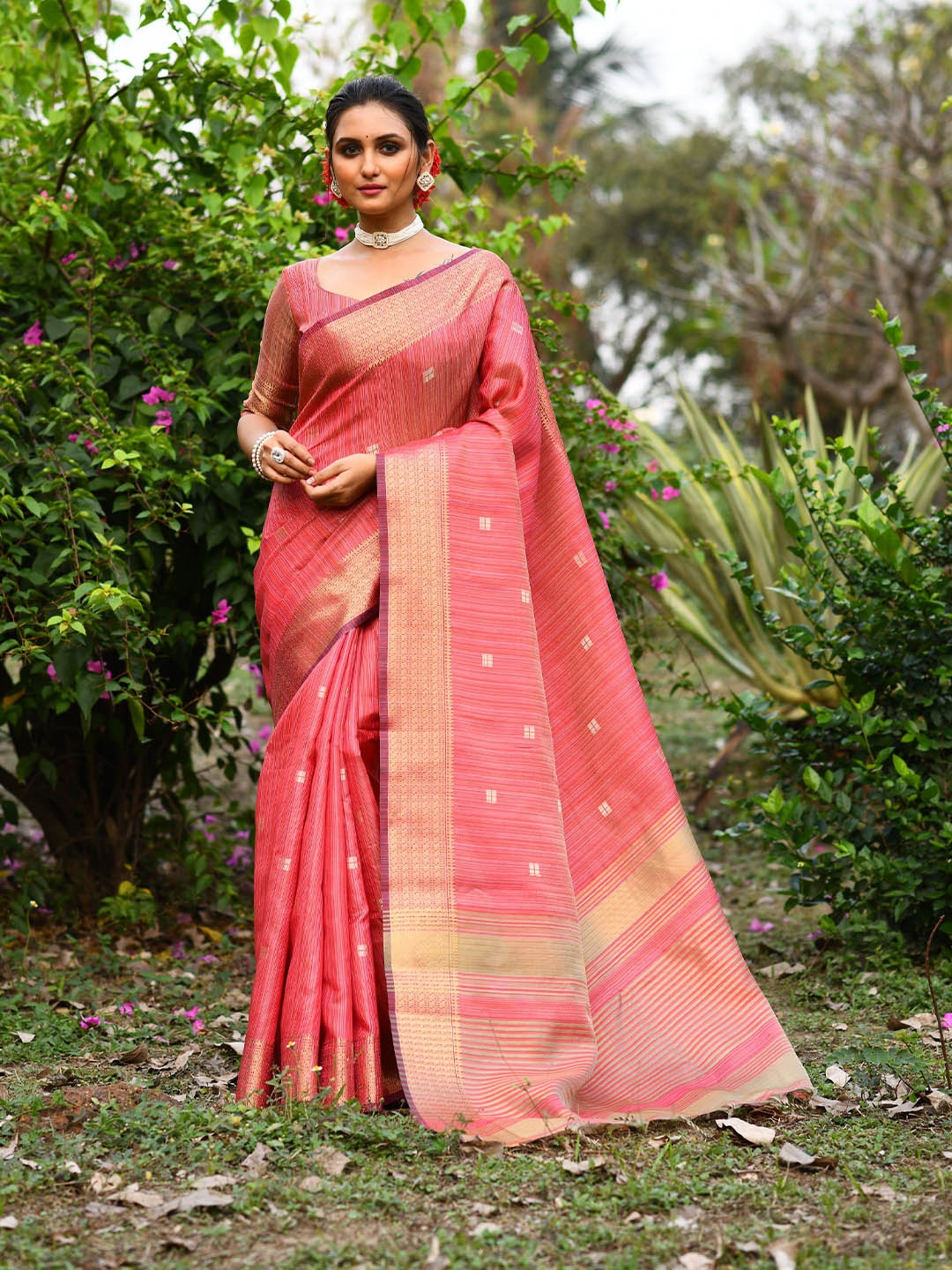 

Kandora Woven Design Zari Pure Silk Saree, Red