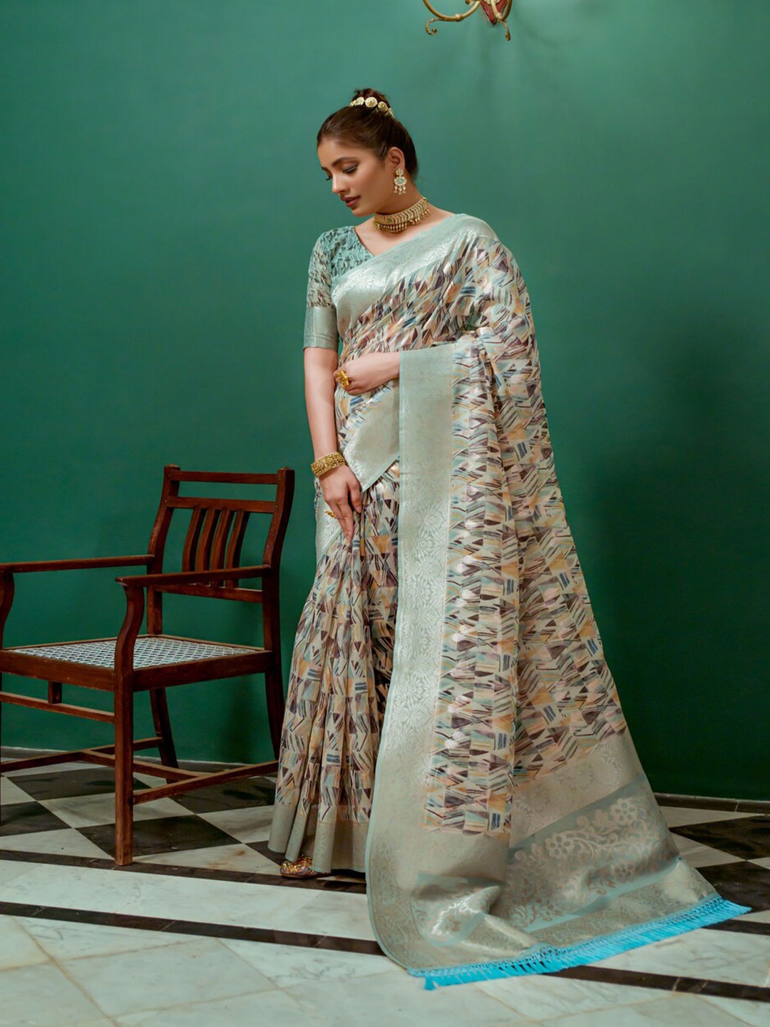 

Kandora Digital Printed Zari Pure Silk Saree, Green
