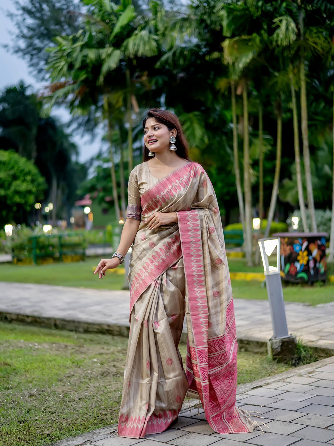 

Kandora Ethnic Motifs Pure Silk Tussar Saree, Pink