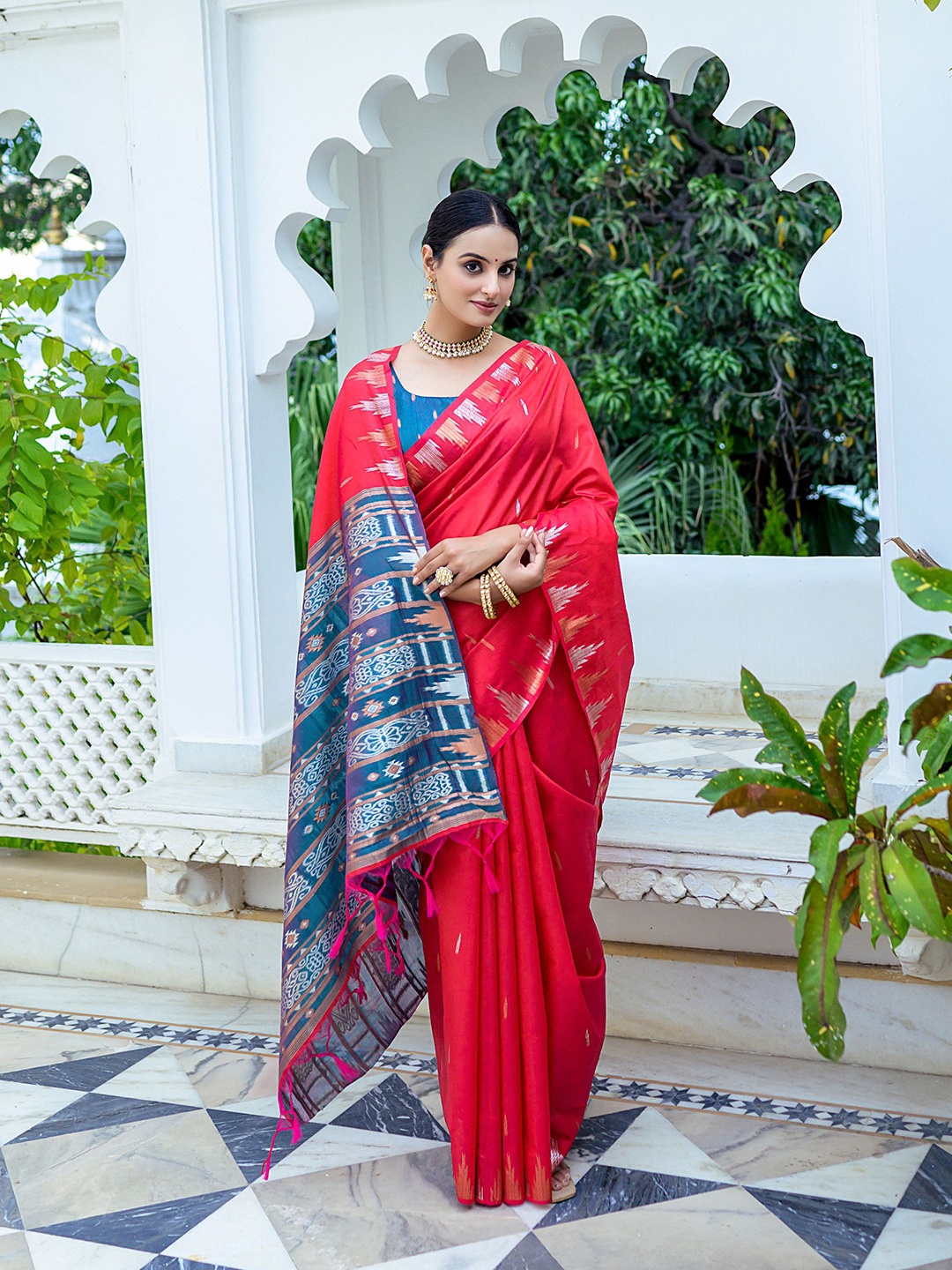 

Kandora Woven Design Pure Silk Tussar Saree, Red
