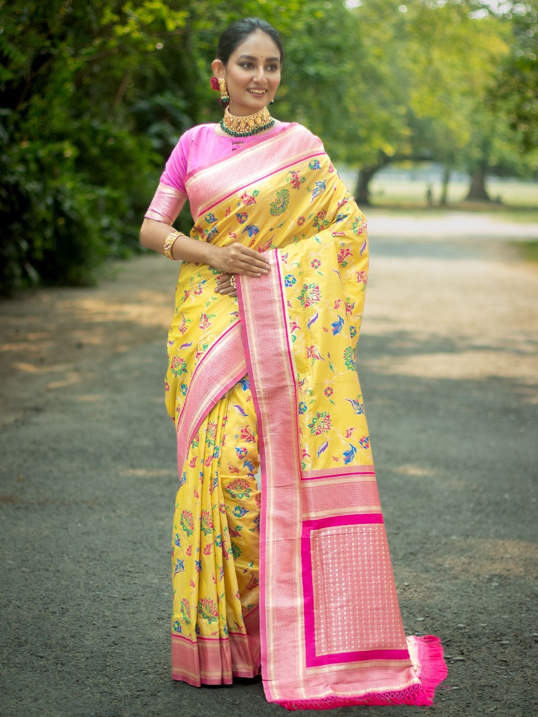 

Kandora Ethnic Motif Woven Design Zari Pure Silk Banarasi Saree, Yellow
