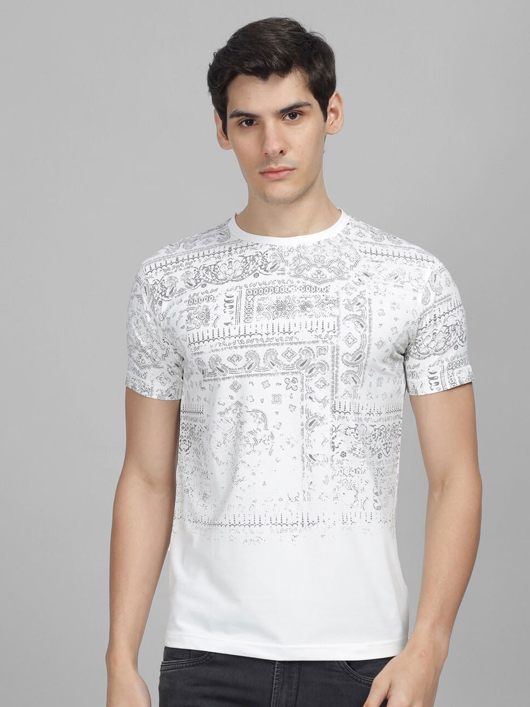 

Parcel Yard Paisley Printed Round Neck Cotton T-shirt, White