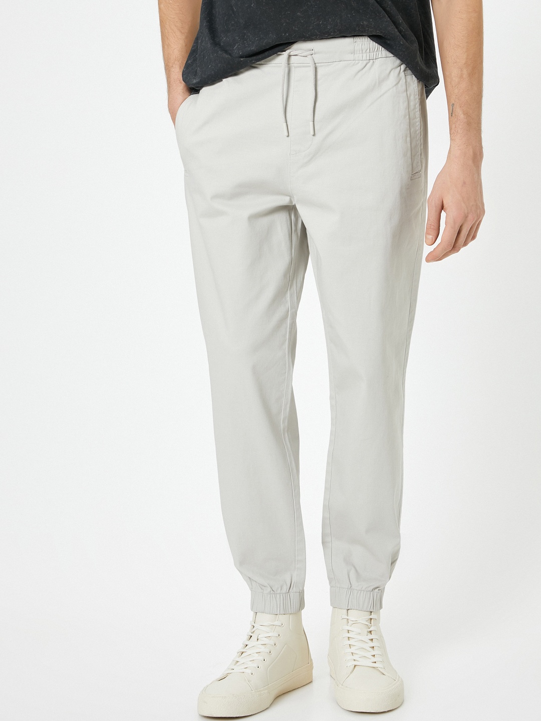 

Koton Men Slim Fit Trousers, Grey