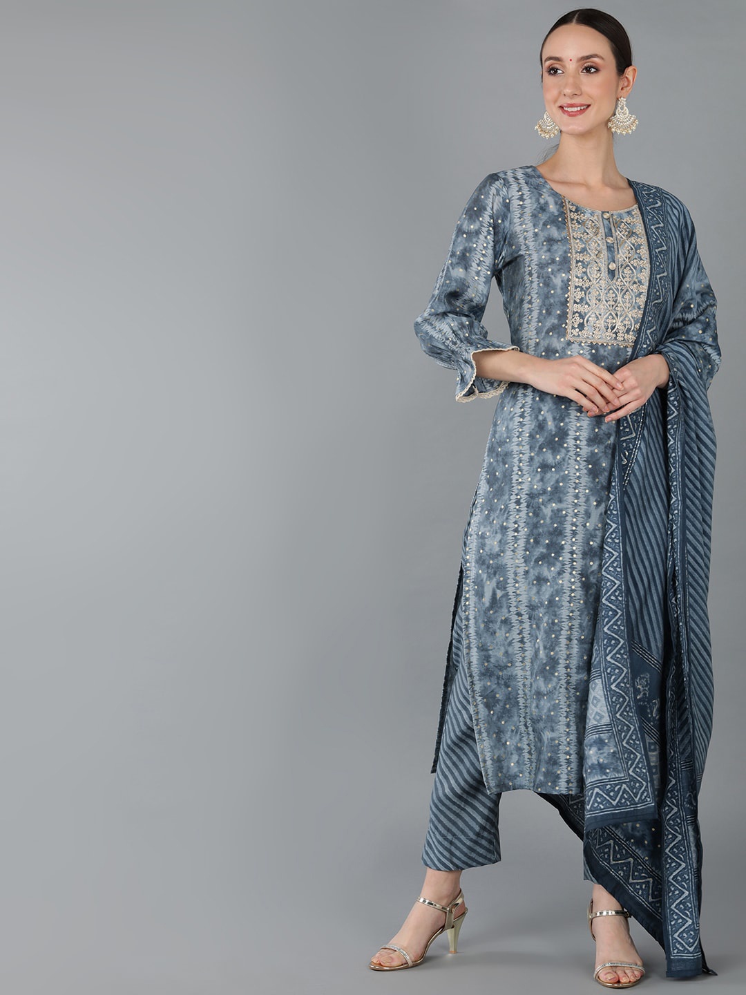 

AHIKA Charcoal Abstract Printed Regular Thread Work Kurta with Trousers & With Dupatta