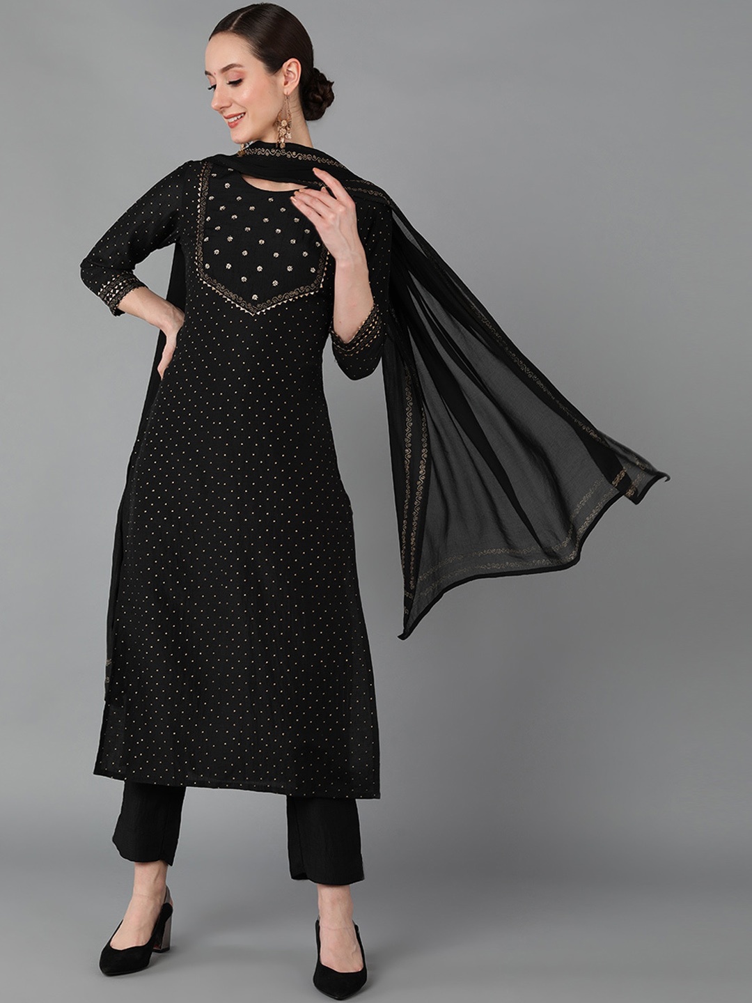 

AHIKA Black Geometric Emboidered Zari Straight Kurta & Trouser With Dupatta