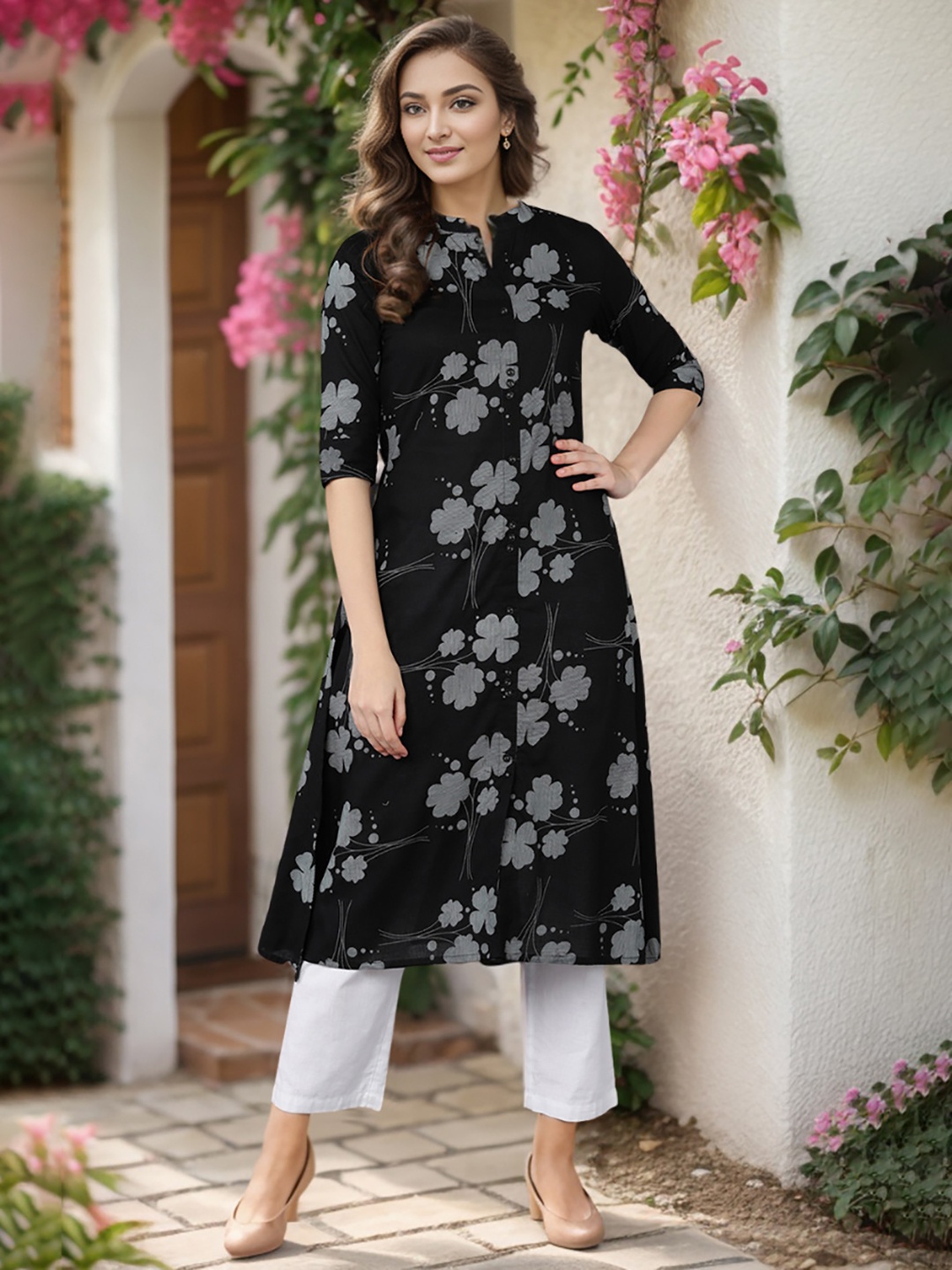 

AHIKA Mandarin Collar Floral Printed Cotton A Line Kurta, Black