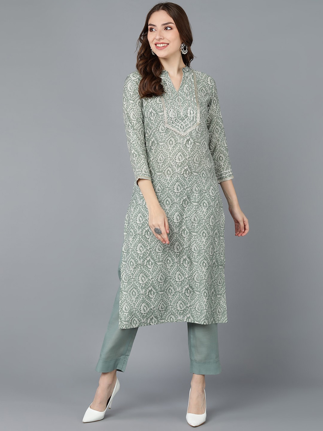 

AHIKA Mandarin Collar Geometric Printed Gotta Patti Straight Kurta, Green