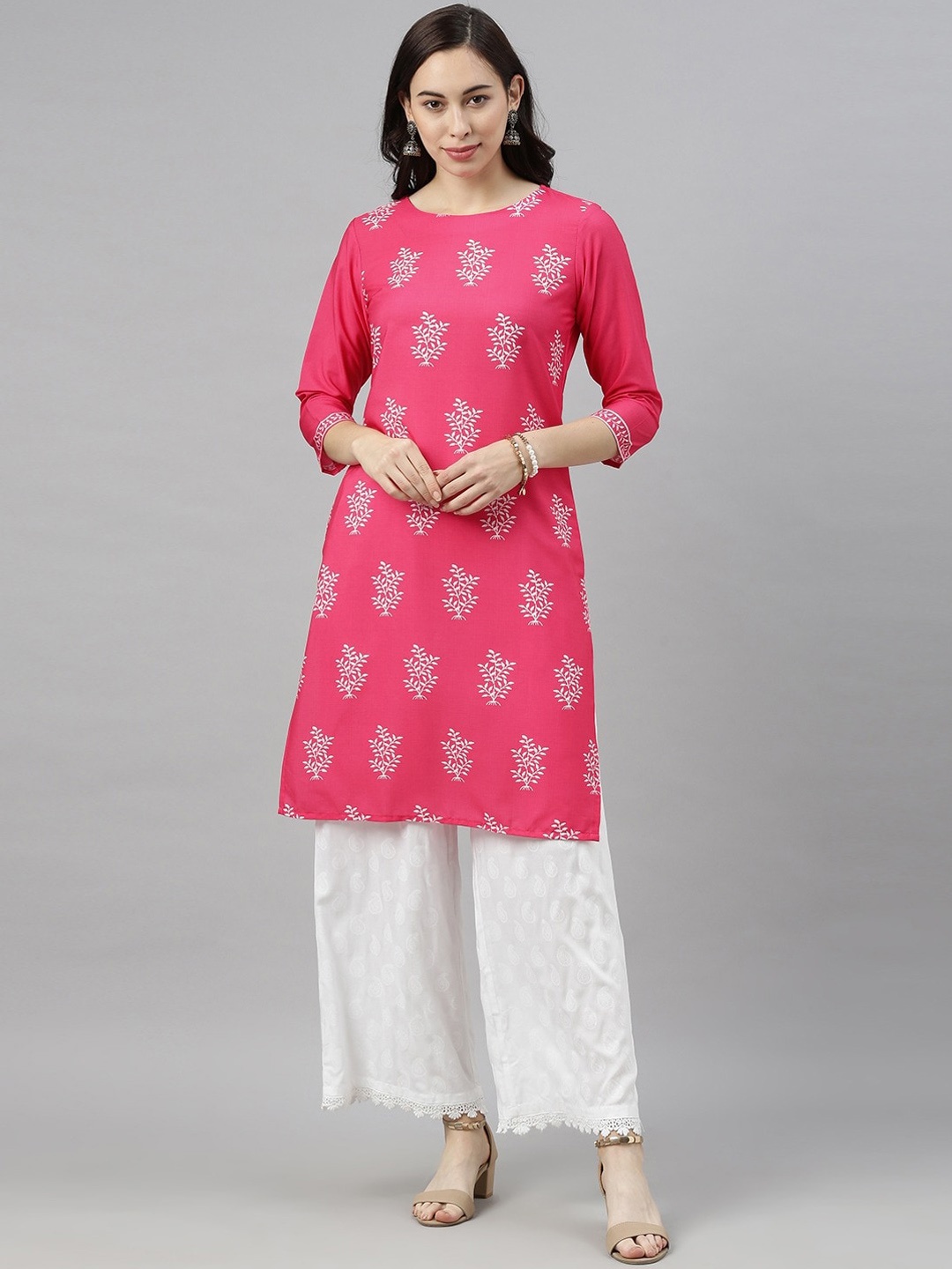 

AHIKA Round Neck Floral Printed Straight Kurta, Pink