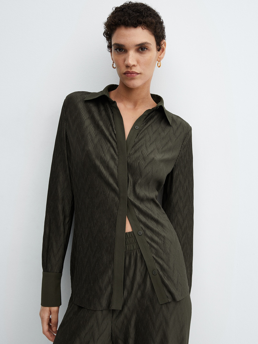 

MANGO Women Opaque Casual Shirt, Green