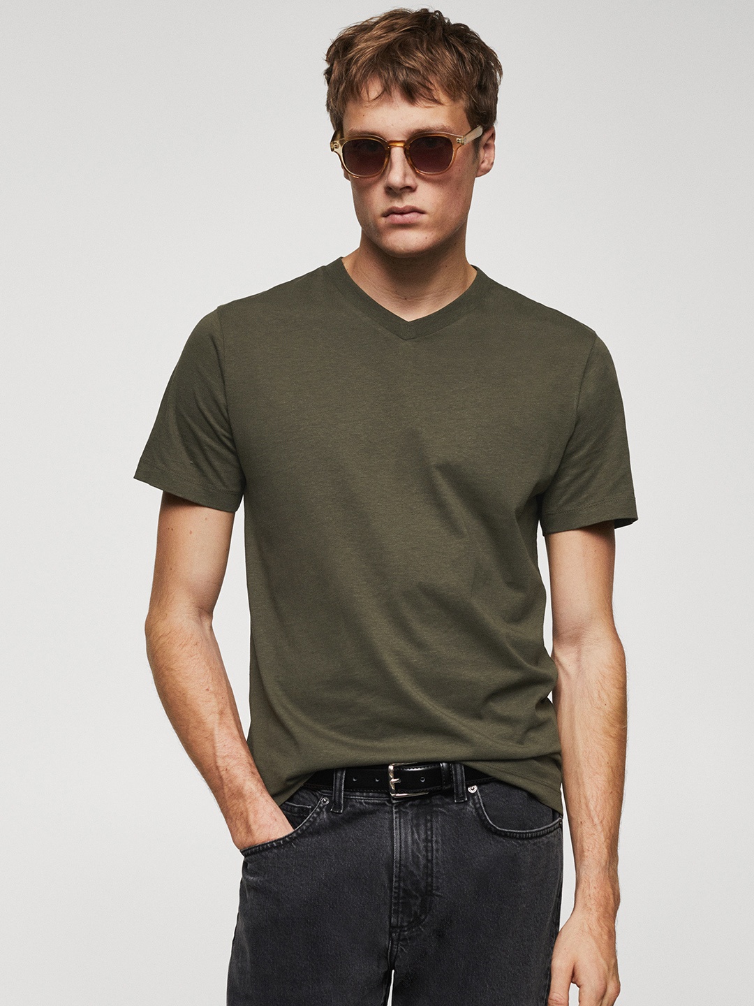 

MANGO MAN Men V-Neck Pure Cotton T-shirt, Green