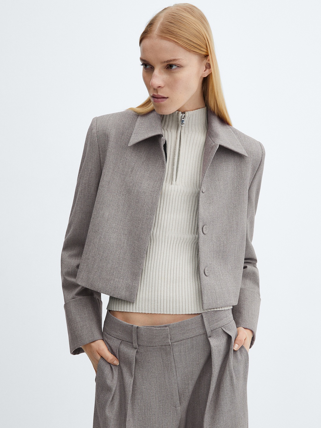 

MANGO Shirt Collar Single-Breasted Smart Casual Crop Blazer, Grey