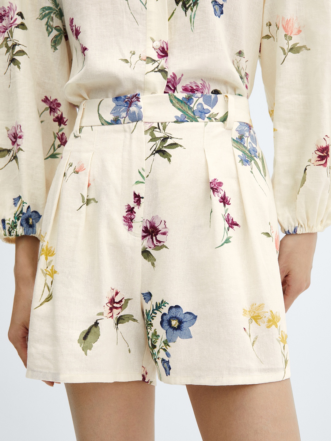 

MANGO Women Floral Printed High-Rise Shorts, Cream