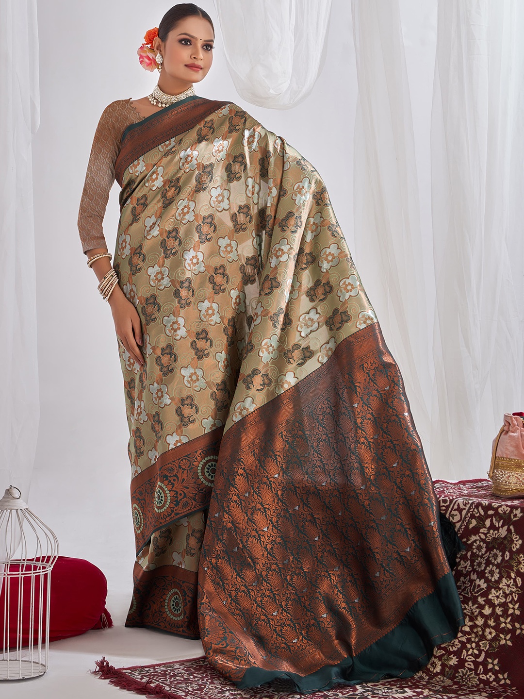 

STH Ethnic Motifs Woven Design Zari Pure Silk Banarasi Saree, Brown