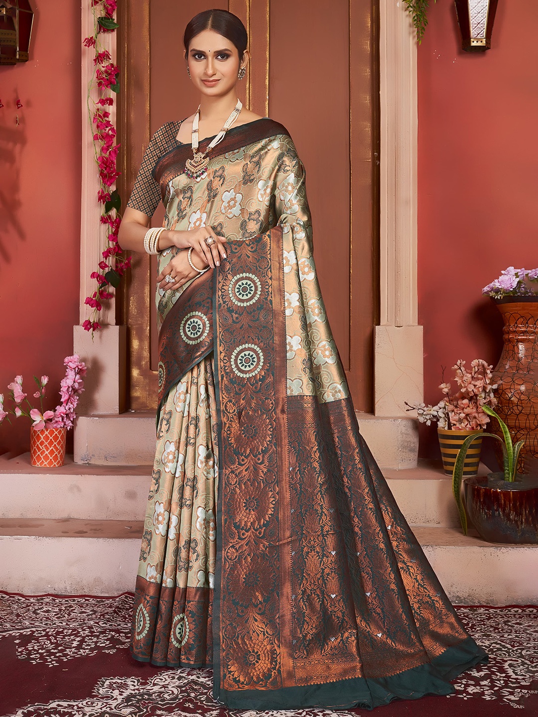 

STH Ethnic Motifs Woven Design Zari Pure Silk Banarasi Saree, Green
