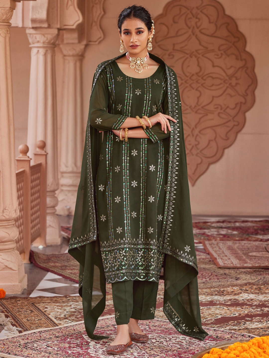 

WOMEN PLUS Ethnic Motifs Embroidered Regular Sequinned Kurta with Trousers & Dupatta, Green