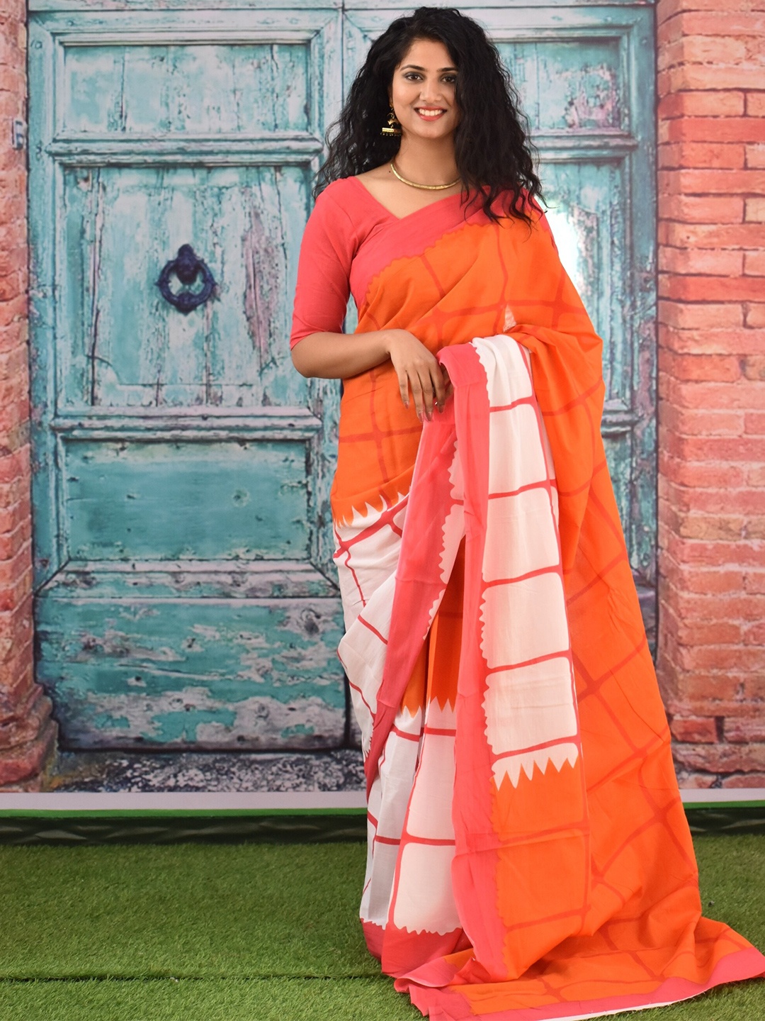 

KIAARON Pure Cotton Geometric Block Print Saree, Orange