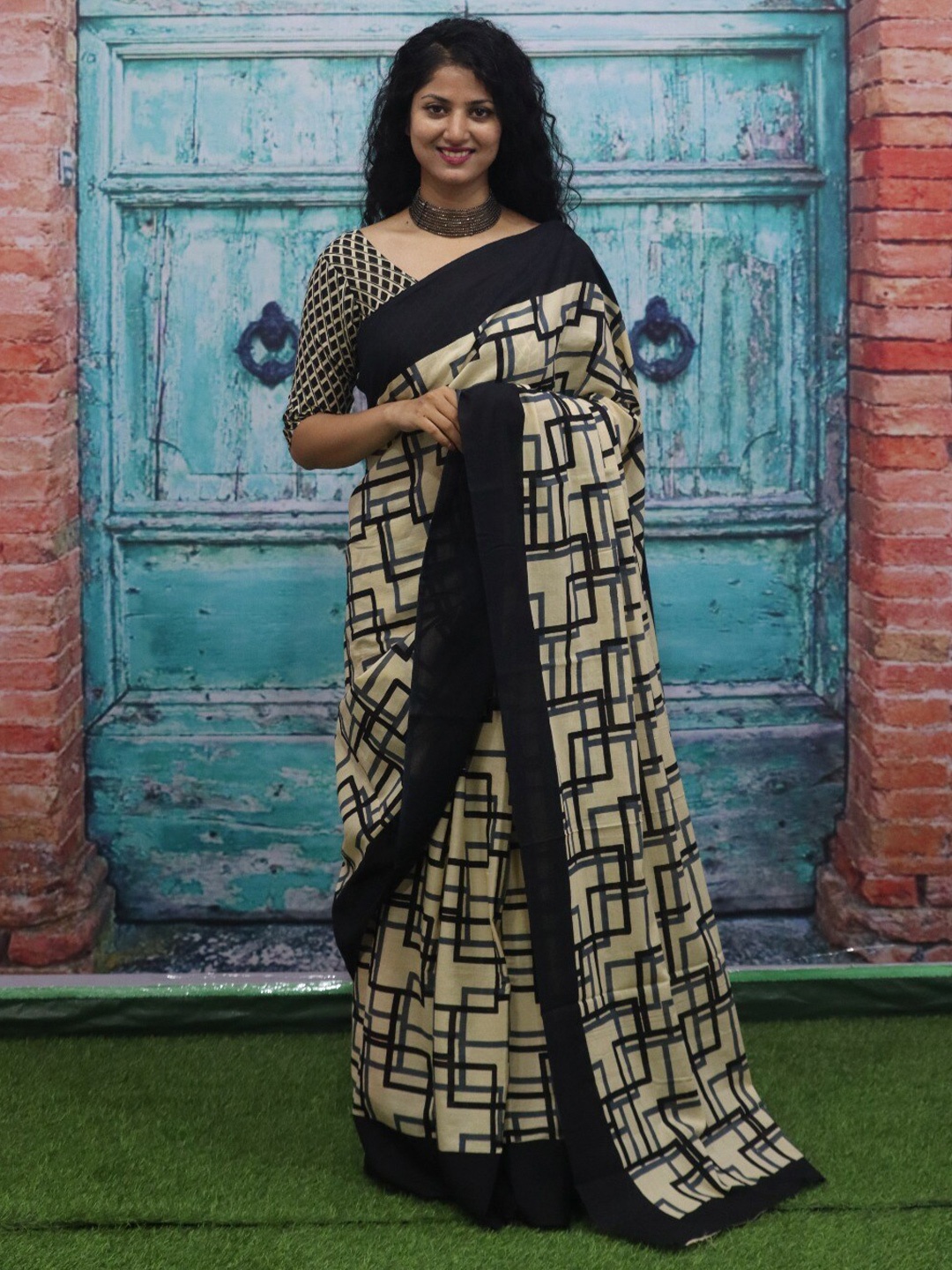

KIAARON Pure Cotton Geometric Block Print Saree, Cream