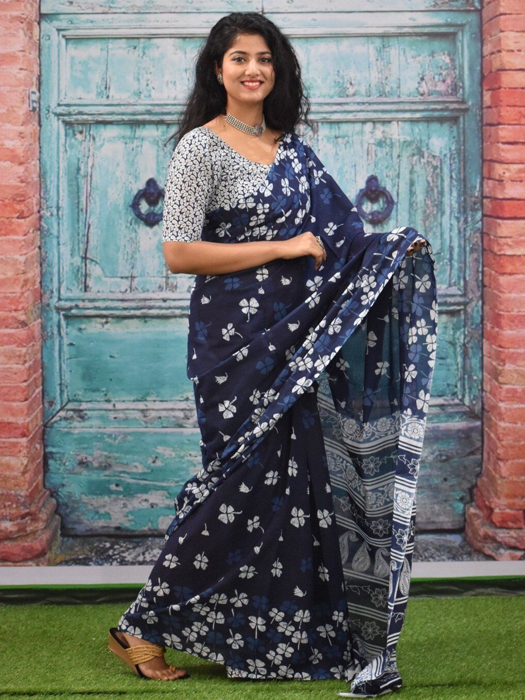 

KIAARON Ethnic Motifs Pure Cotton Block Print Saree, Blue