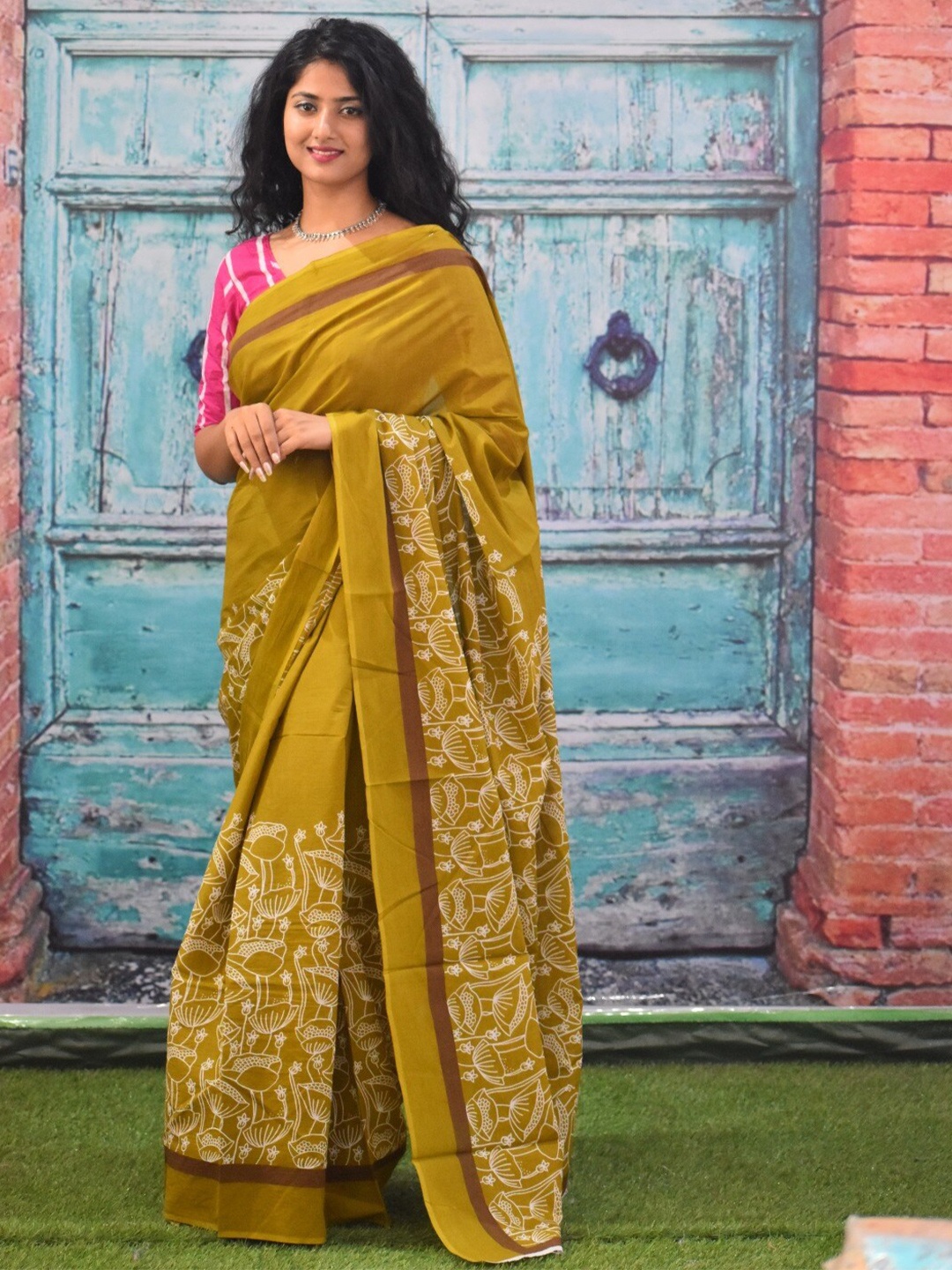 

KIAARON Ajrak Block Pure Cotton Block Print Saree, Mustard