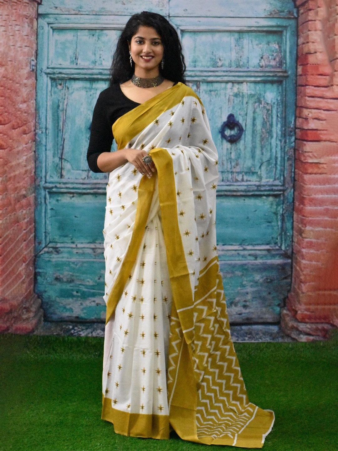 

KIAARON Pure Cotton Block Print Saree, Mustard
