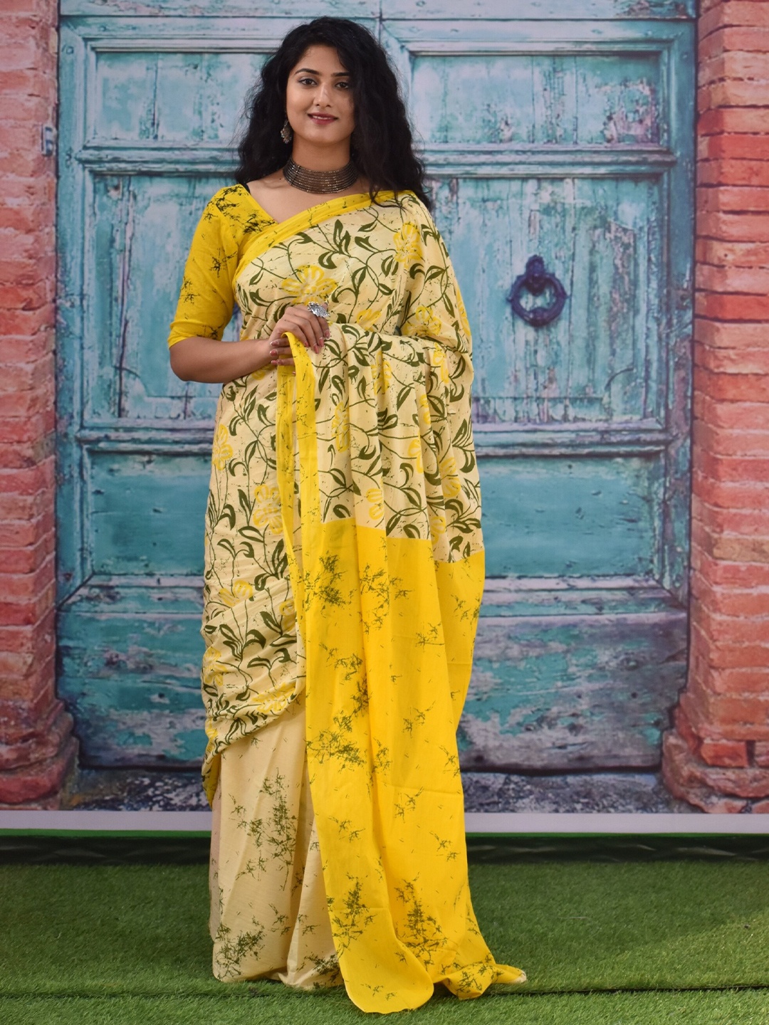 

KIAARON Ethnic Motifs Pure Cotton Block Print Saree, Yellow